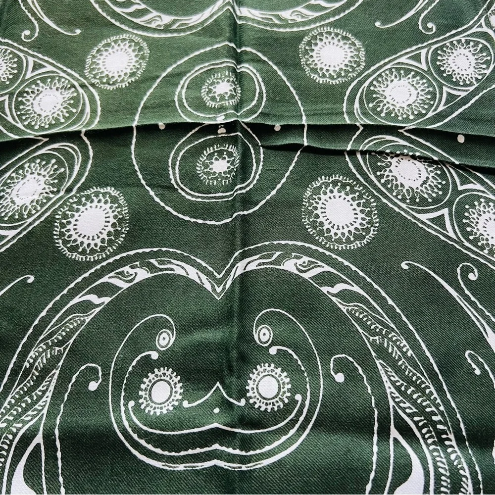 NNT scarf 26”x26”.
